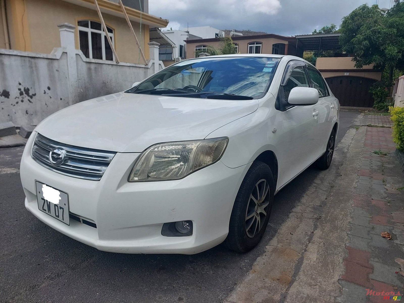 2007' Toyota Axio photo #1