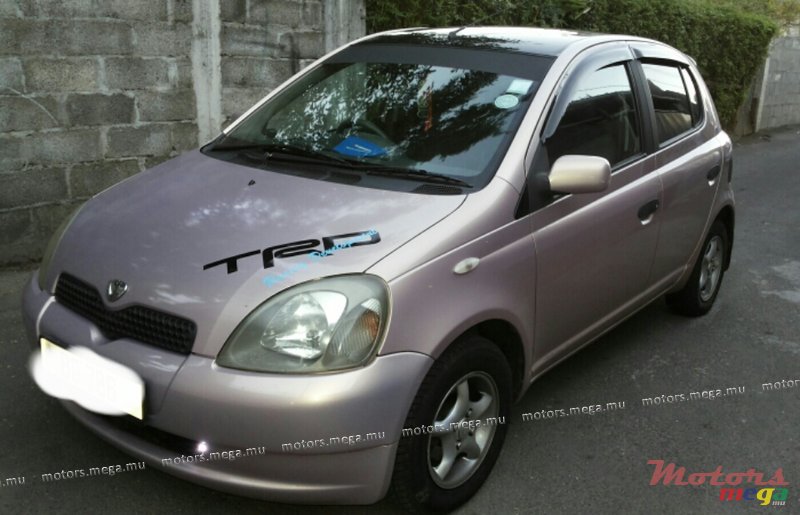 2000' Toyota Vitz photo #2