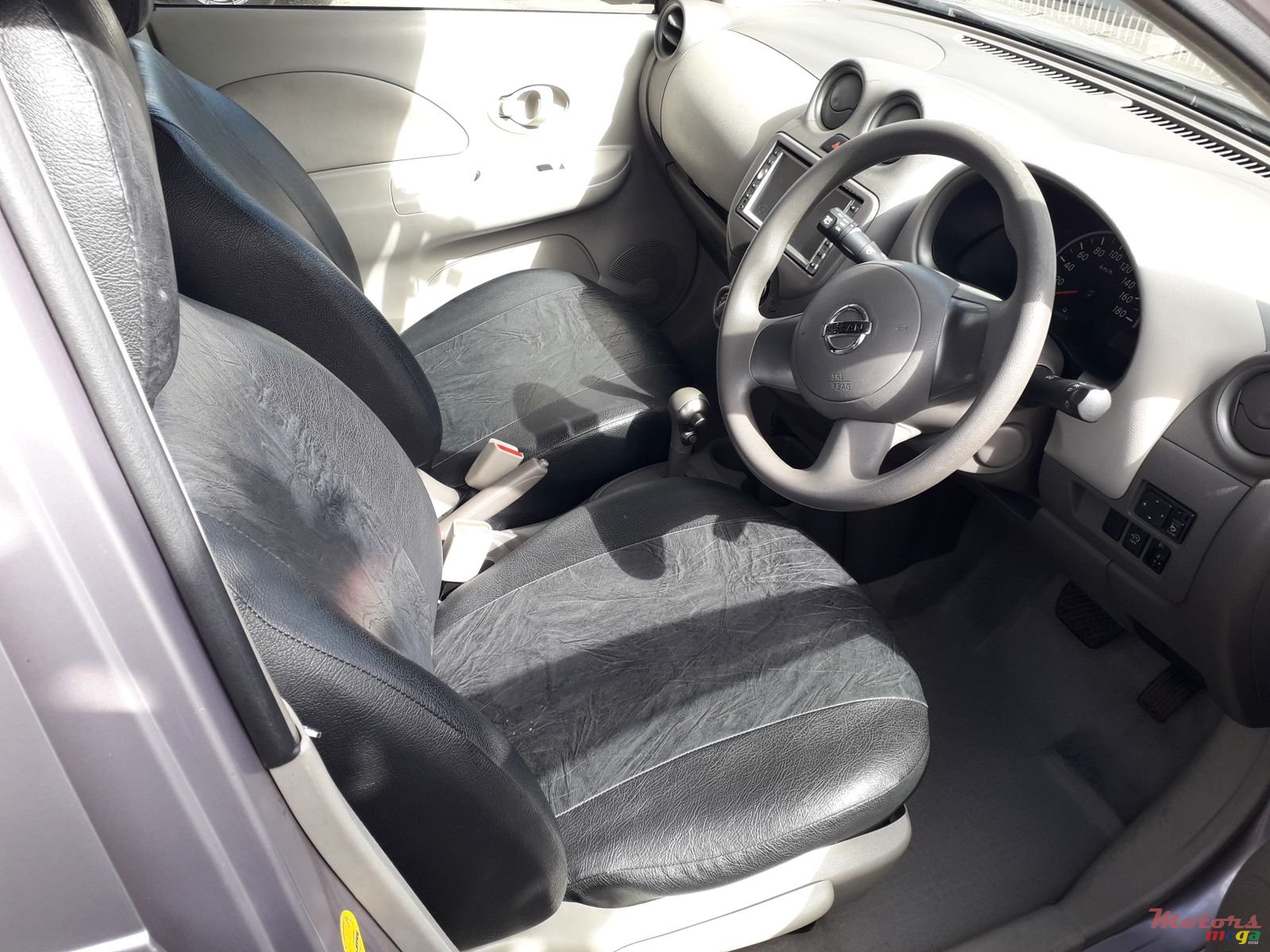 2011' Nissan March Automatic photo #3