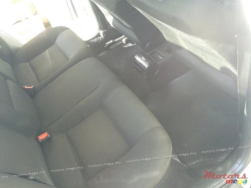 2001' Volkswagen photo #4