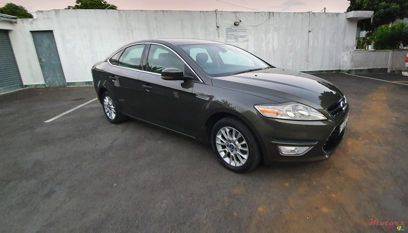 2011' Ford Mondeo photo #1