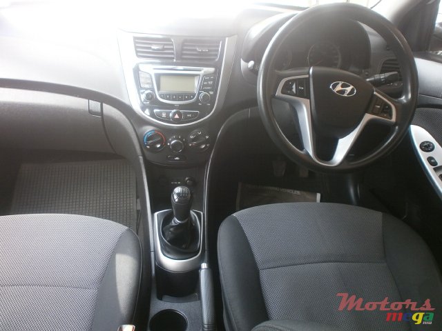 2014' Hyundai Accent photo #6