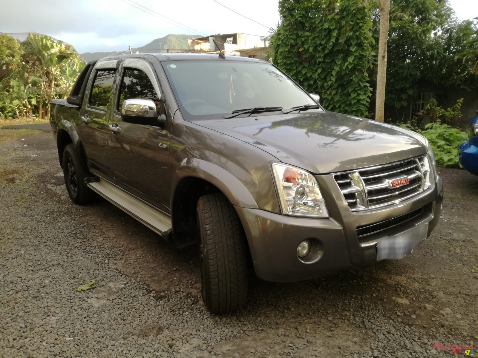 2009' Isuzu D-Max photo #2