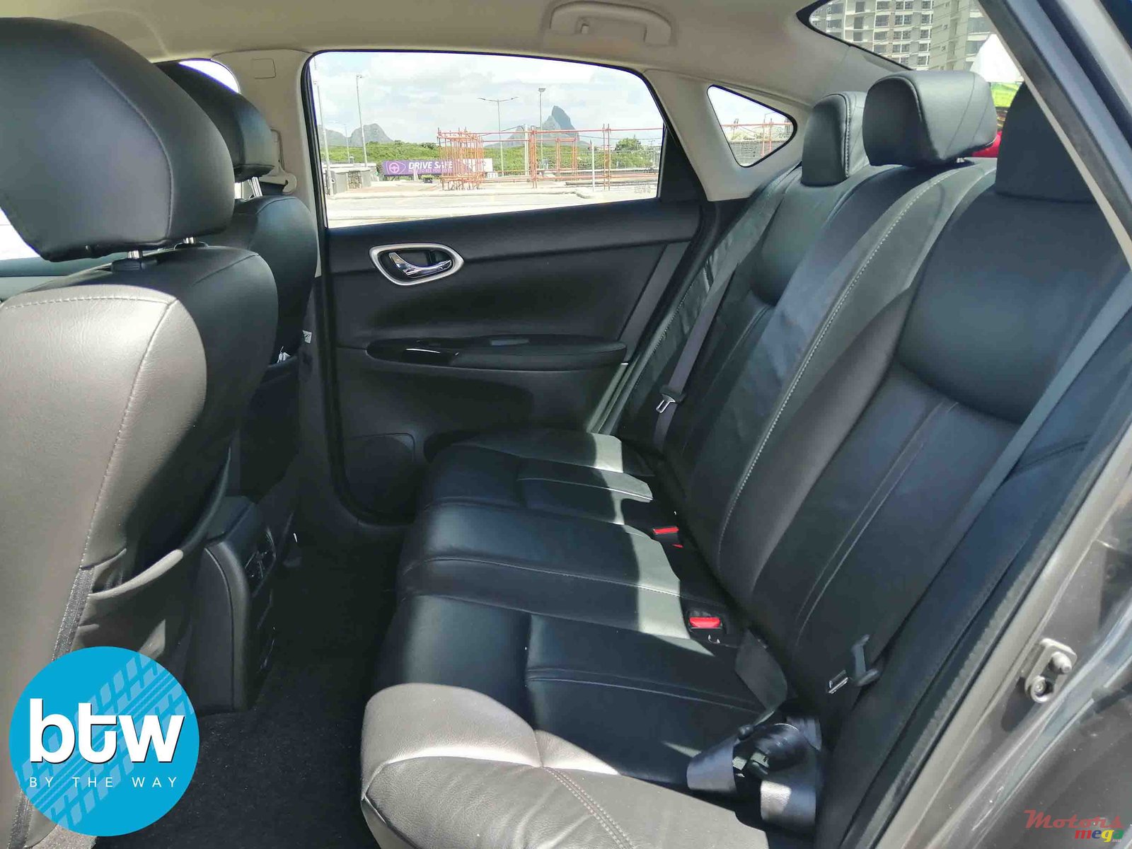 2015' Nissan Sentra photo #3