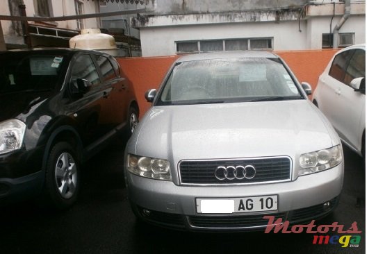 2010' Audi A4 photo #1
