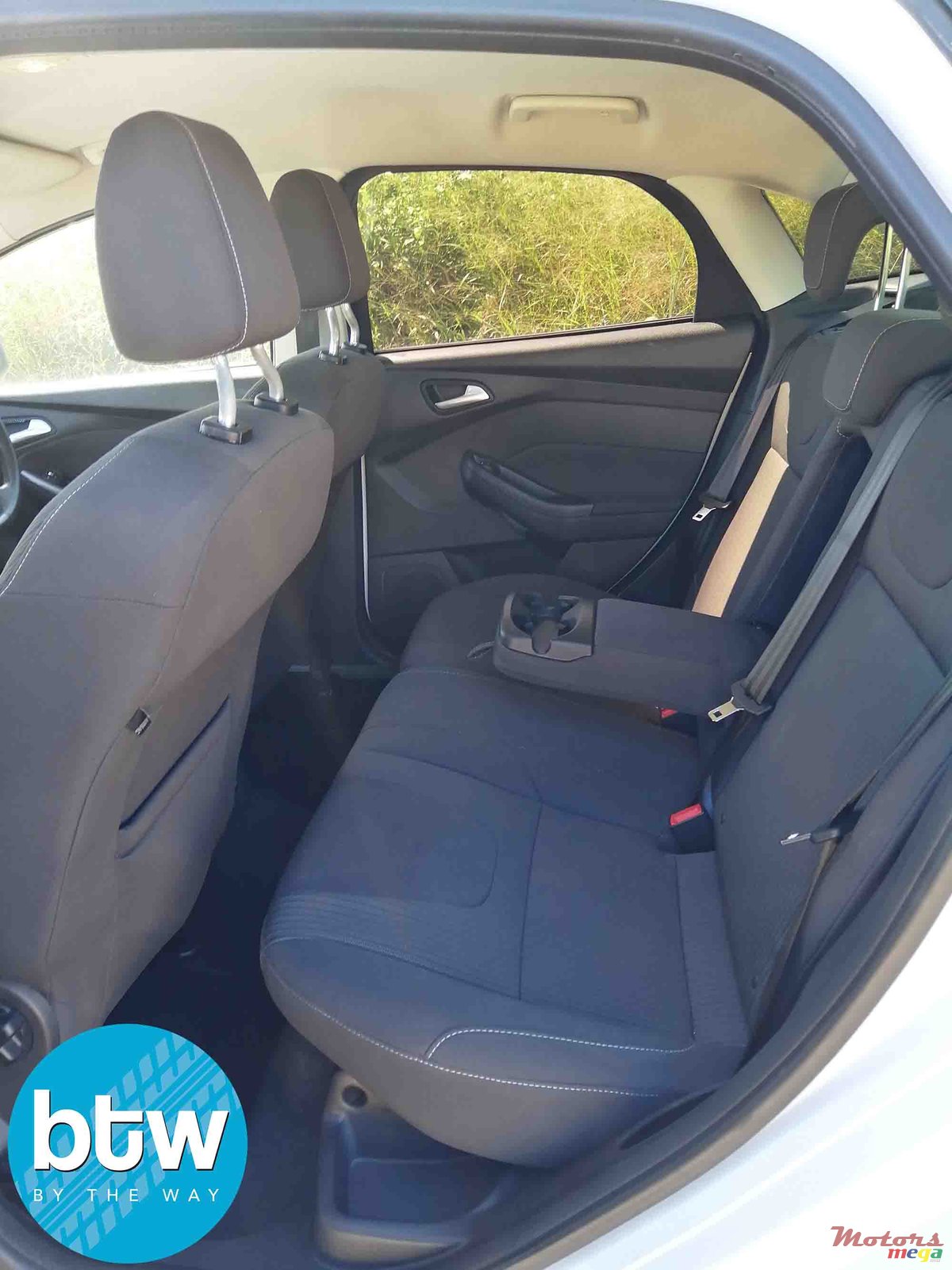 2016' Ford Focus Titanium photo #3