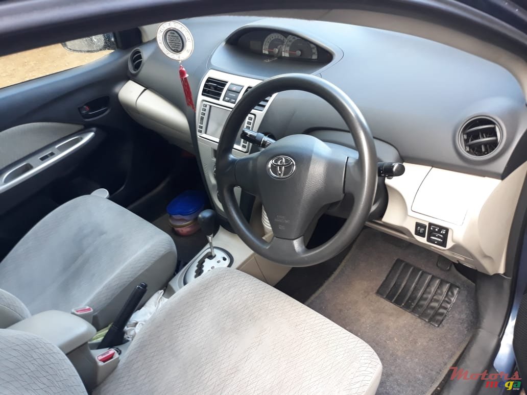 2006' Toyota Yaris photo #4