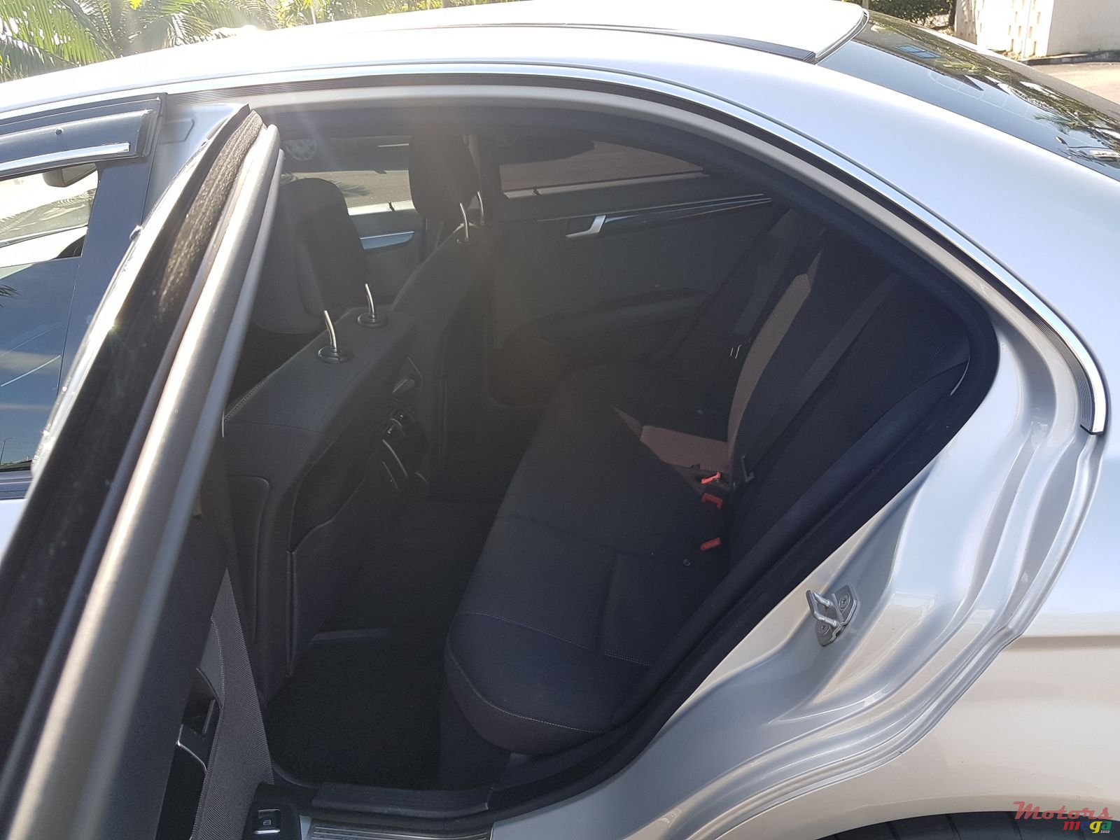 2011' Mercedes-Benz photo #3