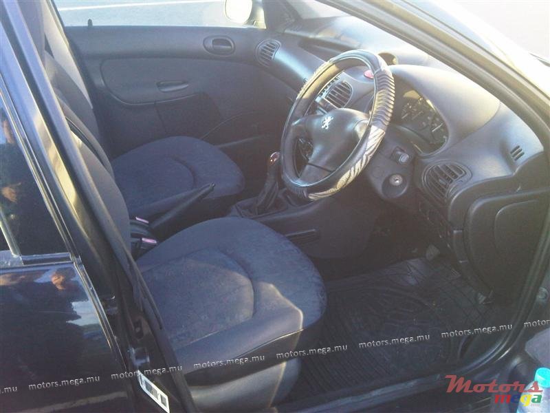 2001' Peugeot 206 photo #1