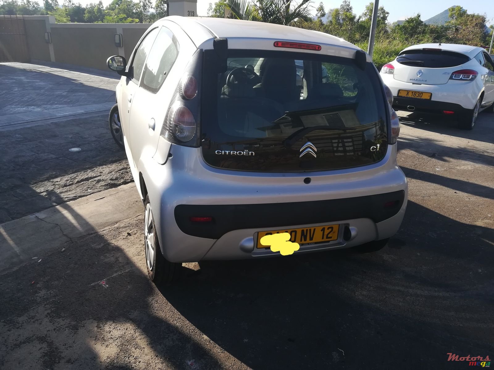 2012' Citroen C1 photo #2