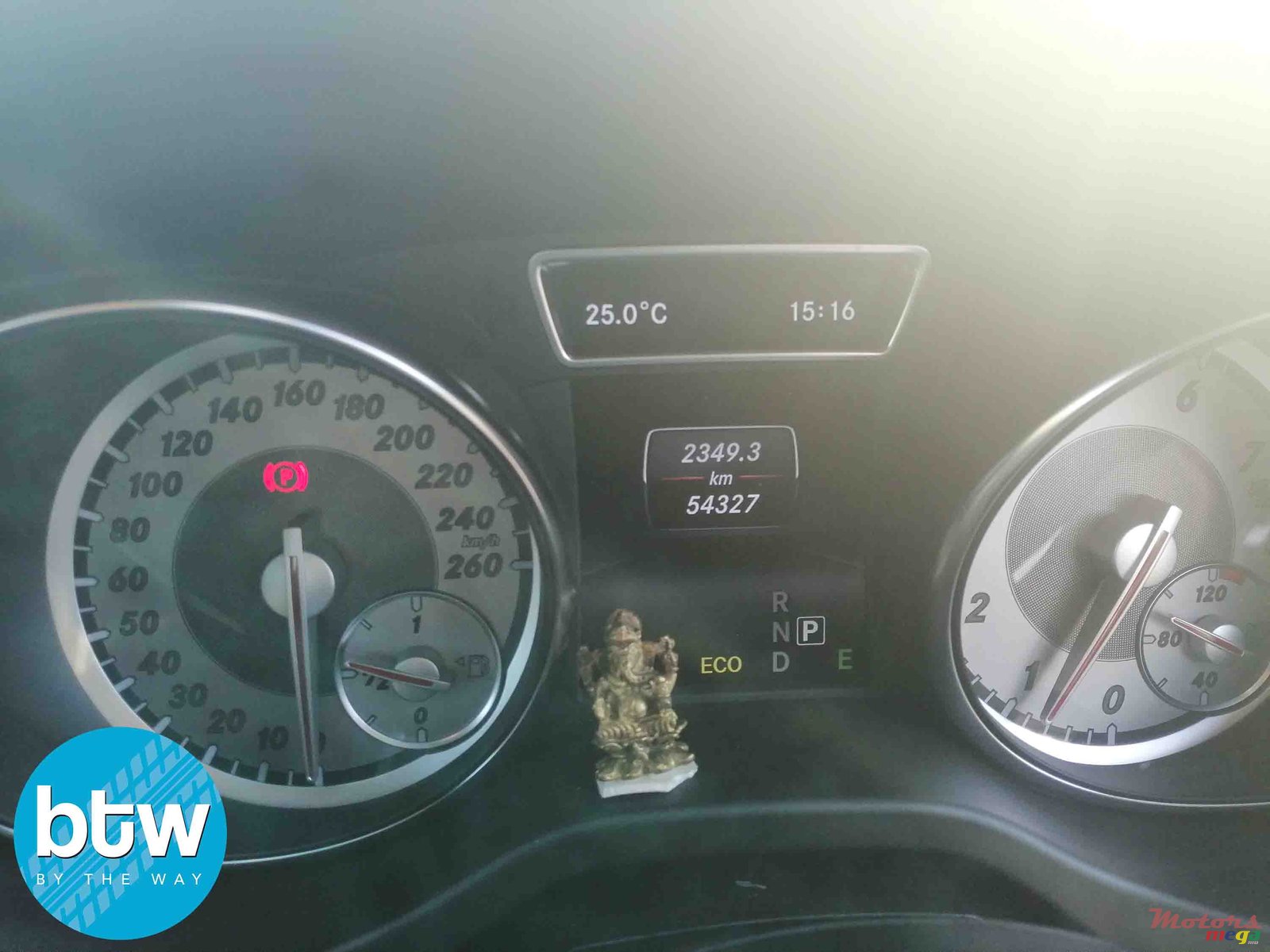 2014' Mercedes-Benz CLA 180 photo #7