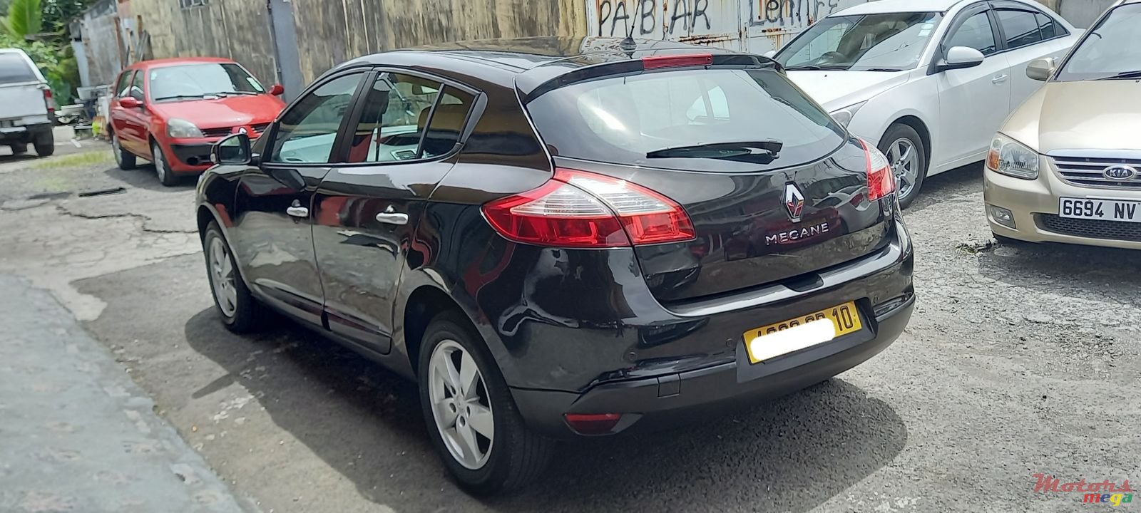 2010' Renault Megane photo #5