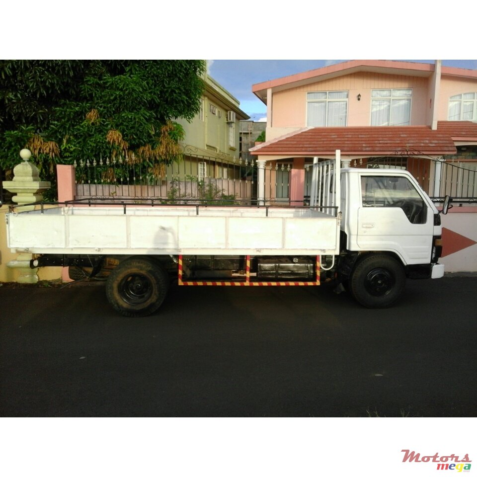 1994' Toyota photo #2