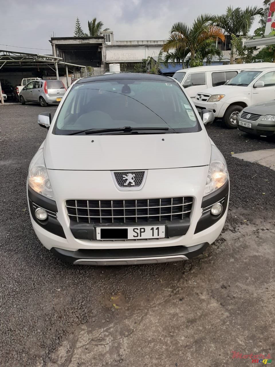 2011' Peugeot 3008 photo #2