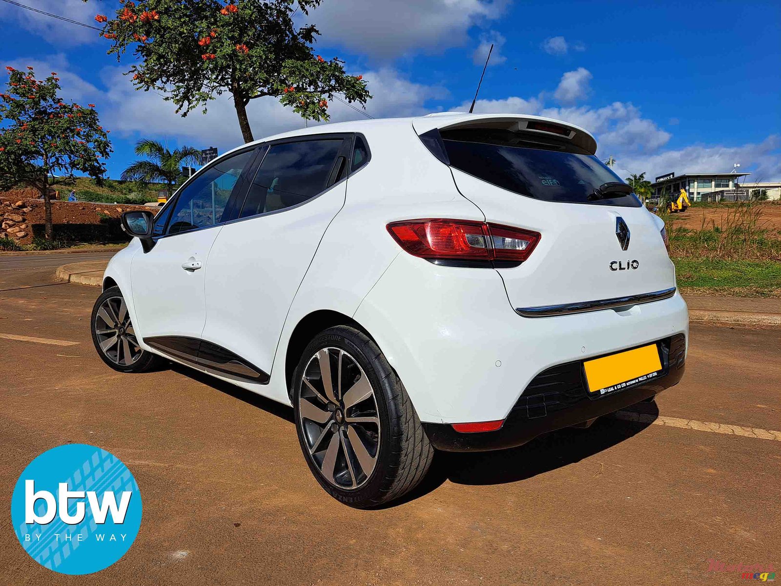 2016' Renault Clio photo #3