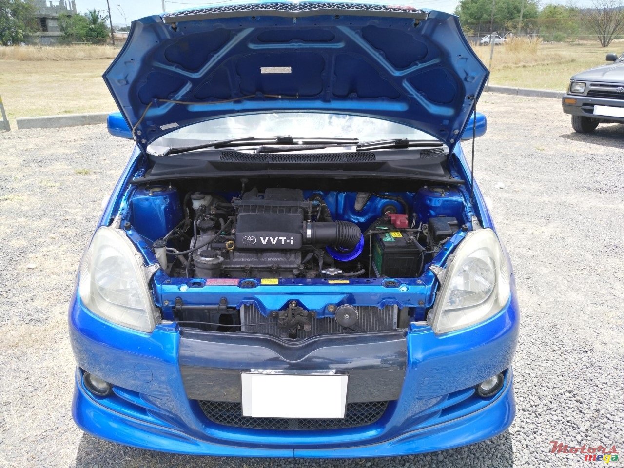 2001' Toyota Vitz photo #7