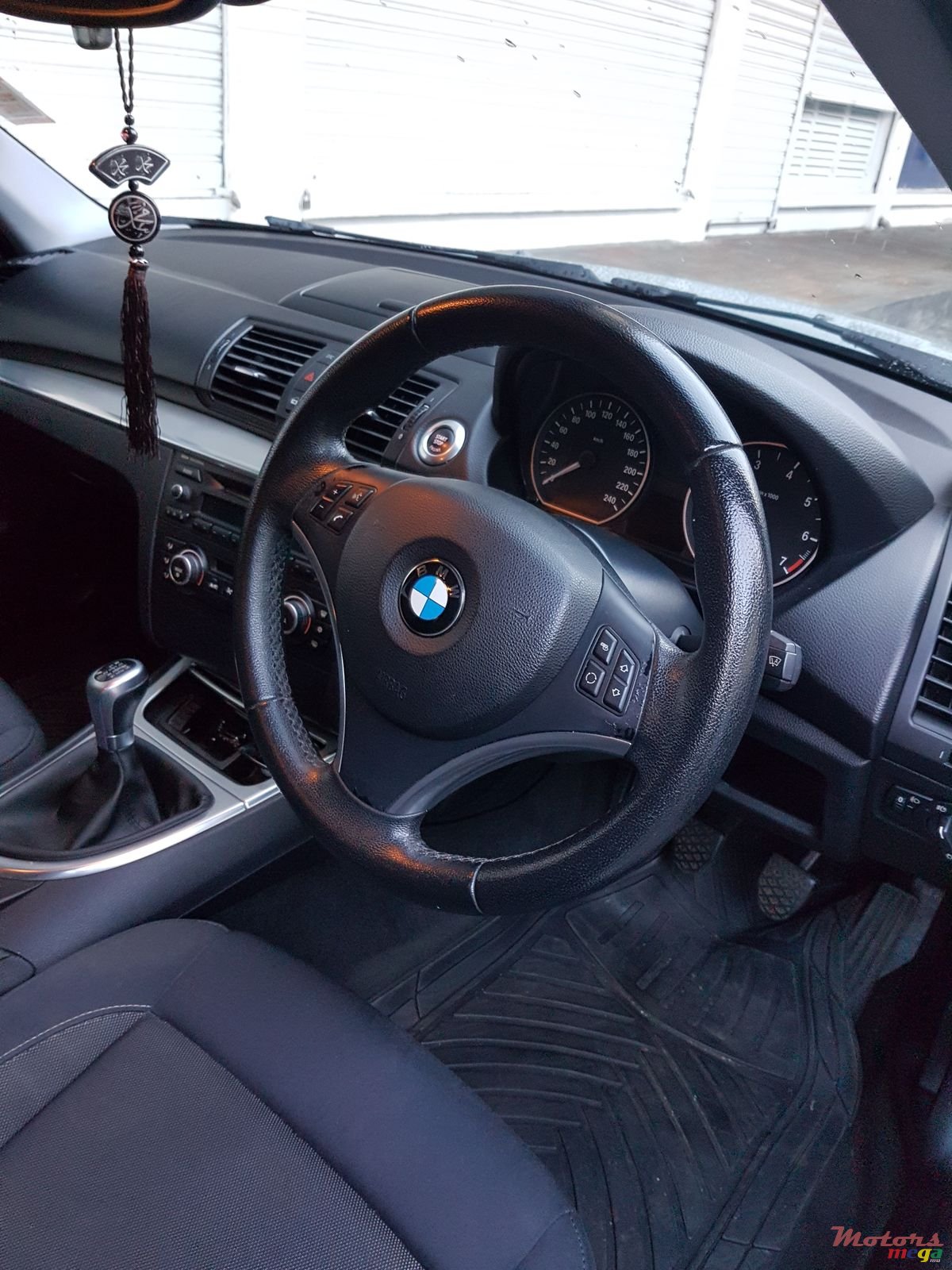 2010' BMW 116 photo #1