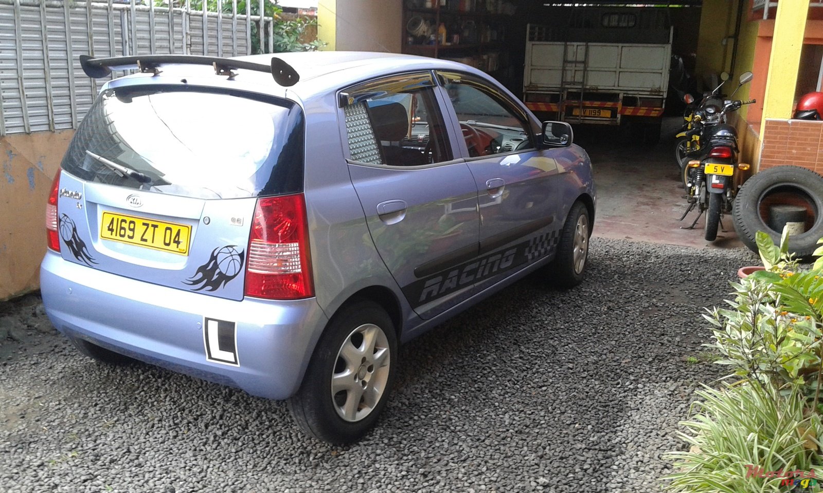 2004' Kia Picanto photo #1