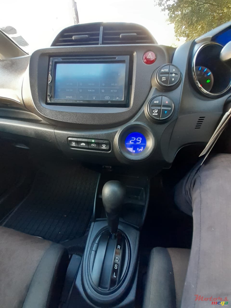 2014' Honda Fit Shuttle photo #6