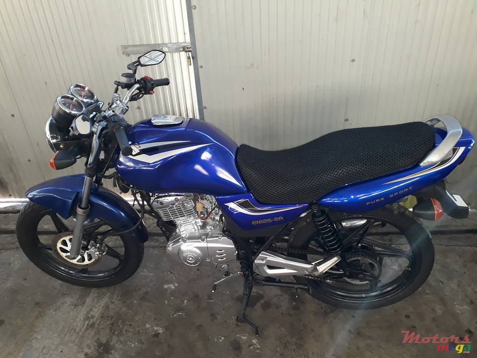 2010' Suzuki EN125 photo #6