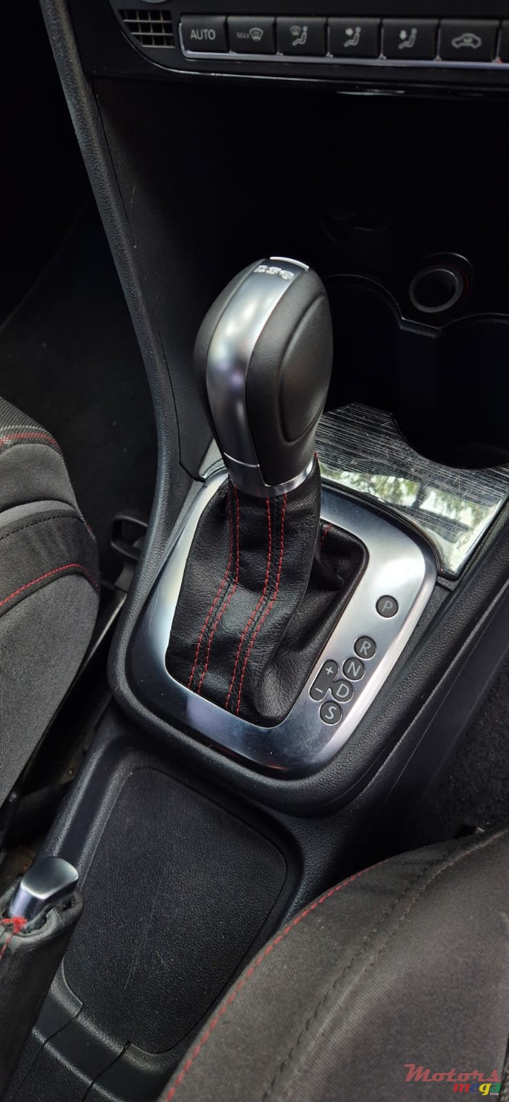 2012' Volkswagen Polo GTI photo #6