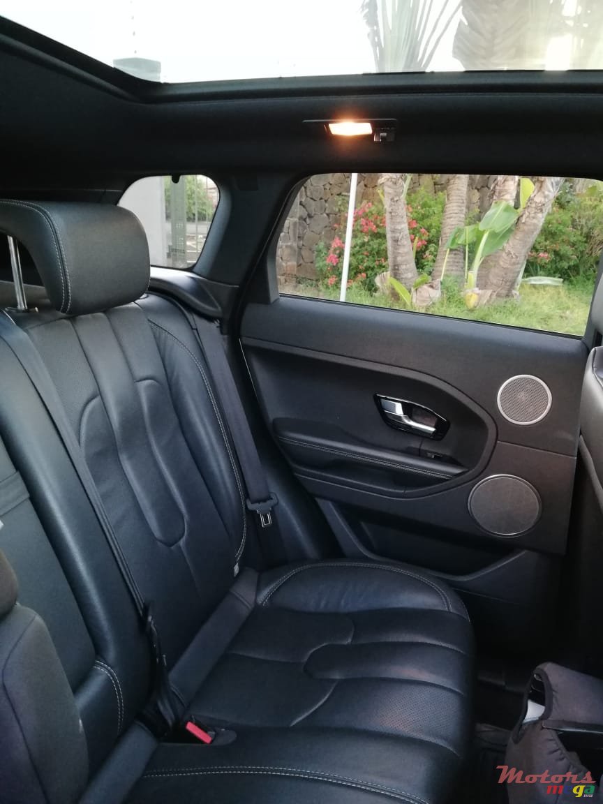 2012' Land Rover Range Rover Evoque photo #4