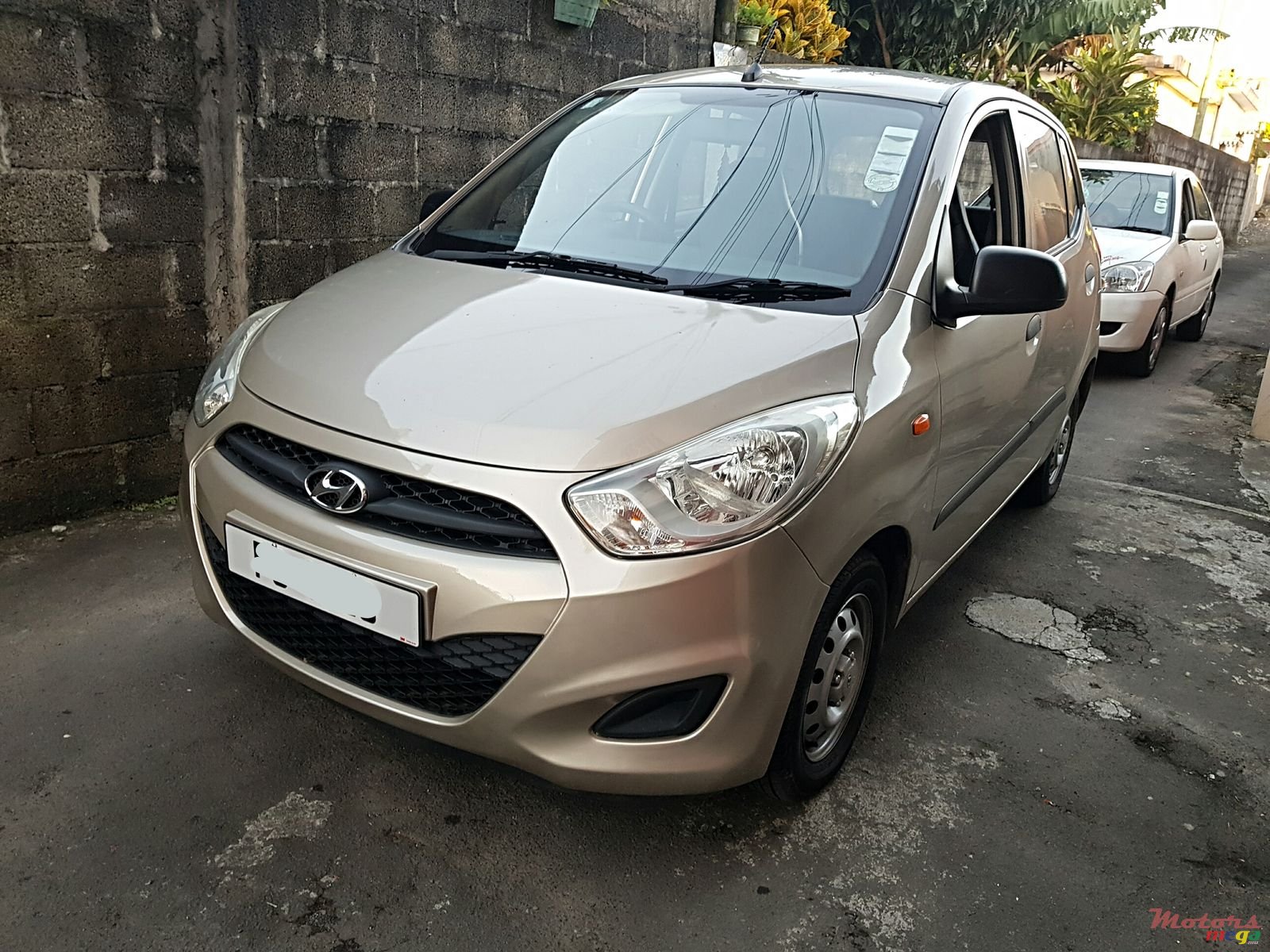 2012' Hyundai i10 automatic photo #2