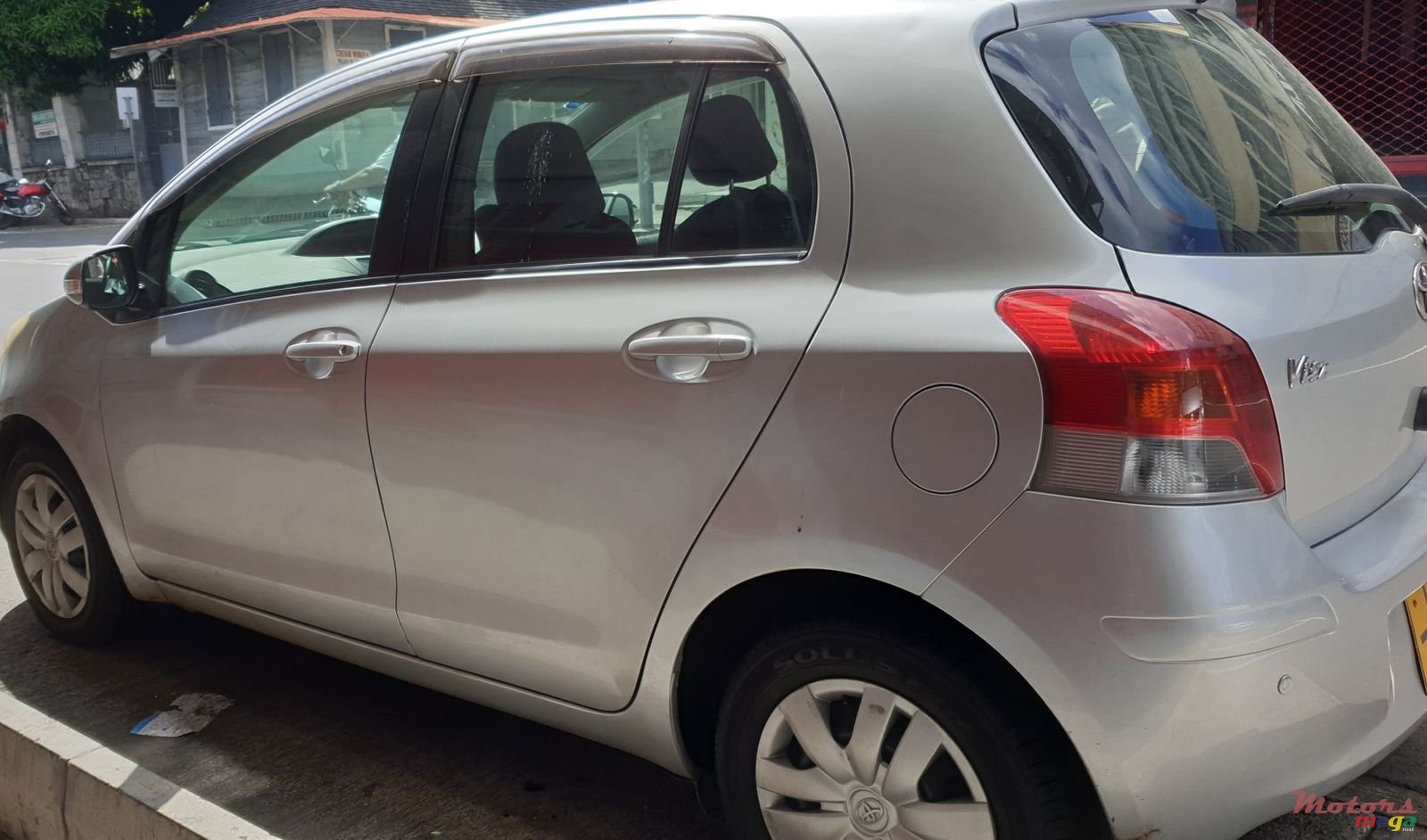 2009' Toyota Vitz photo #4