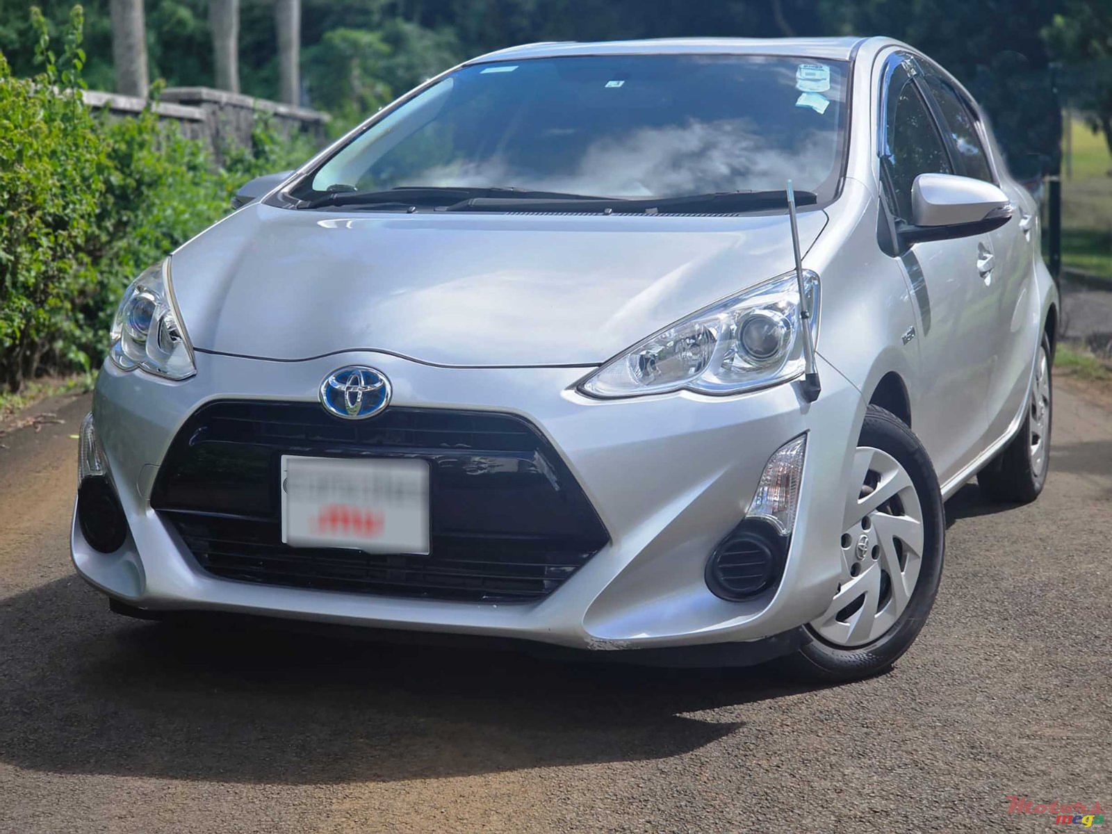 2017' Toyota Aqua 1.5 Hybrid photo #1