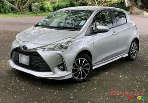 2017' Toyota Vitz photo #2