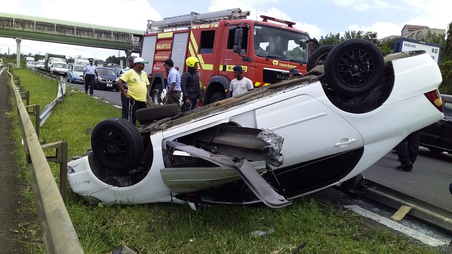 Wooton : une voiture gravement endommagée après un accident