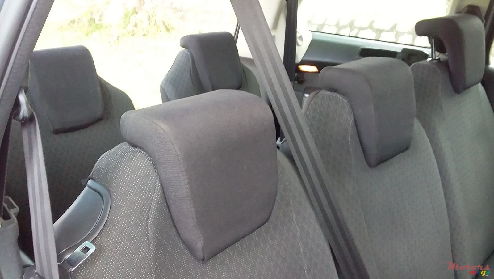 2011' Citroen C4 Picasso photo #5