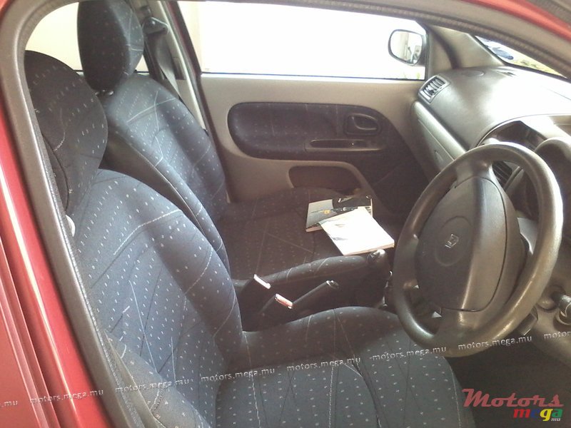 2002' Renault photo #4