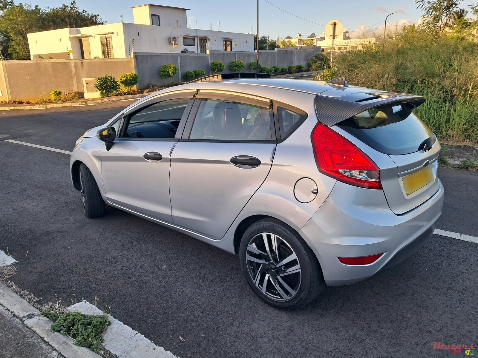 2012' Ford Fiesta photo #3