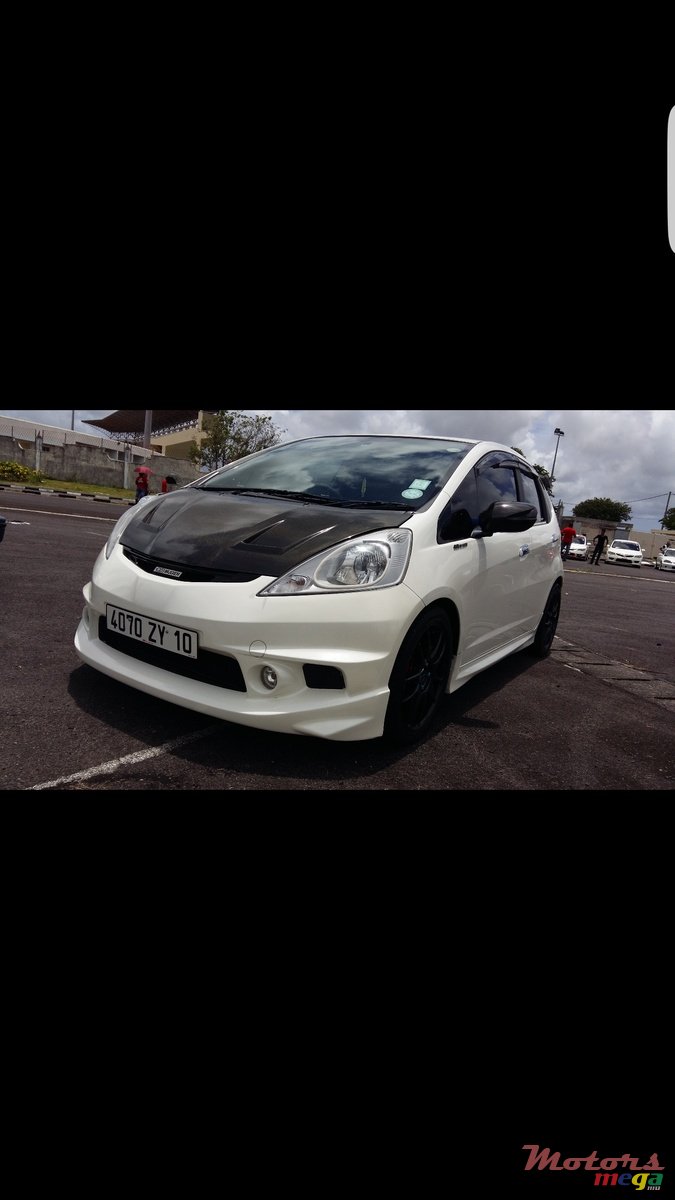 2010' Honda Fit photo #1