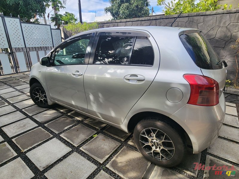 2007' Toyota Vitz AWD photo #3