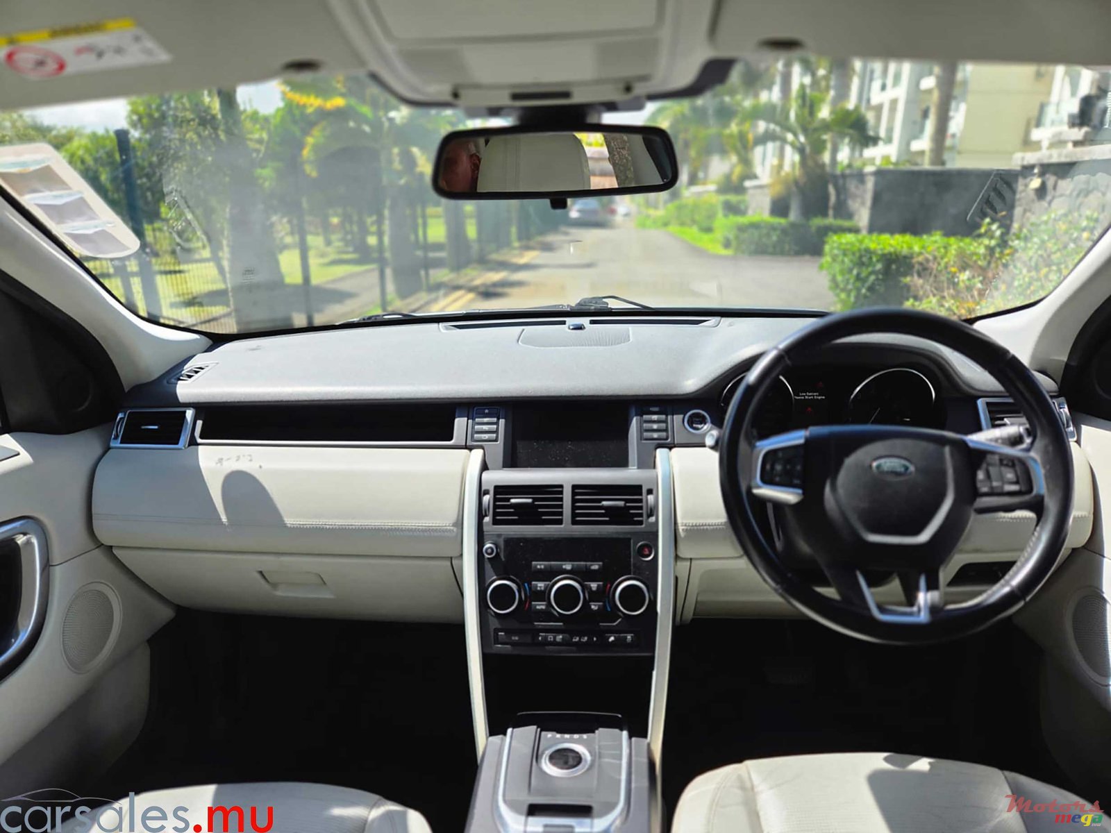 2015' Land Rover Discovery Sport SE SI4 7 Seater photo #6