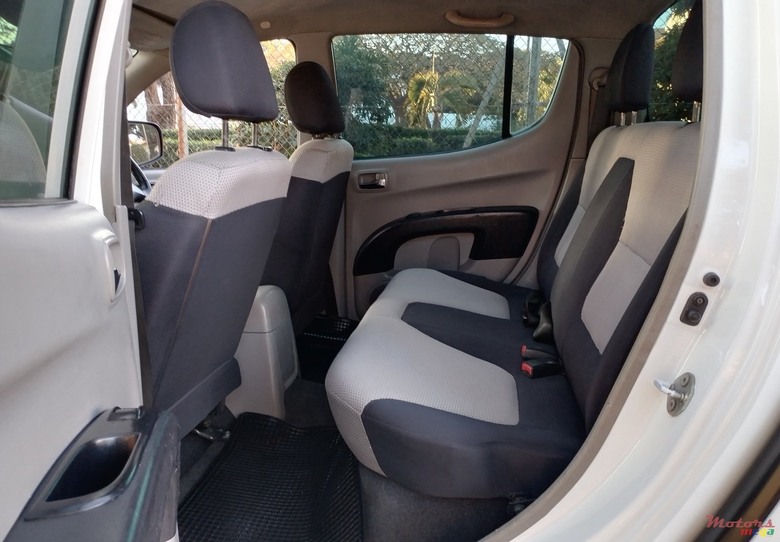 2008' Mitsubishi Expo photo #3