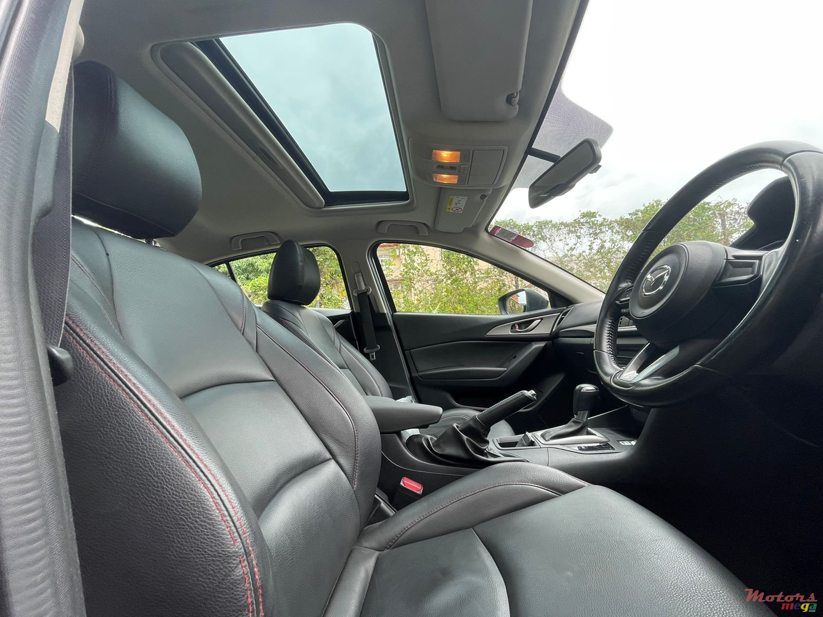 2017' Mazda 3 Skyactive photo #3