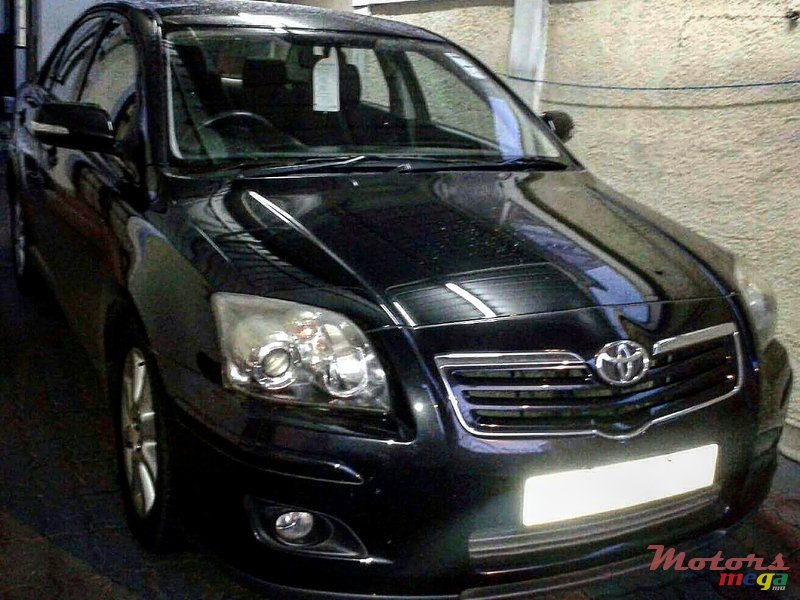 2008' Toyota Avensis photo #1