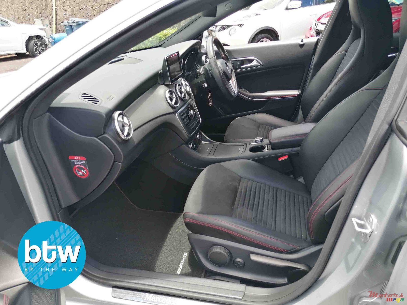 2014' Mercedes-Benz CLA 180 photo #4