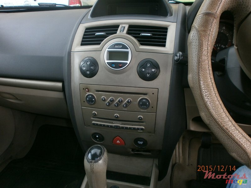 2006' Renault Megane photo #5