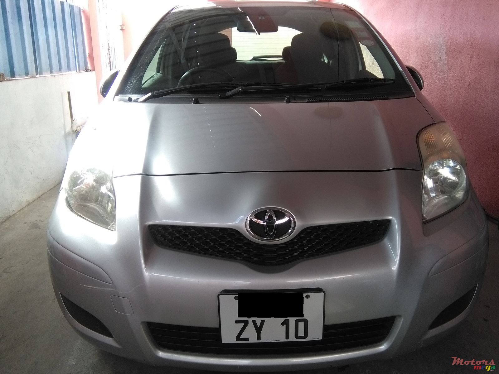 2010' Toyota Vitz photo #1