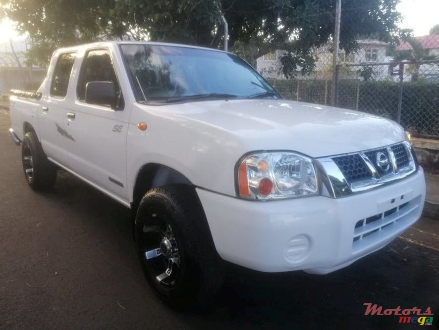 2008' Nissan Navara photo #1