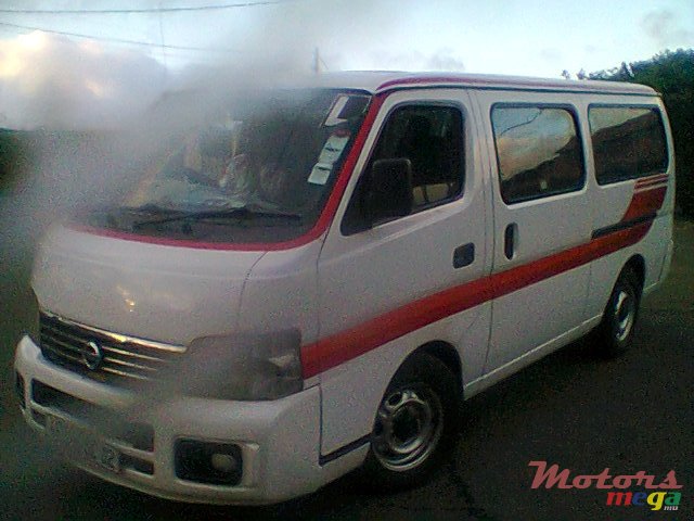 2002' Nissan Urvan photo #2