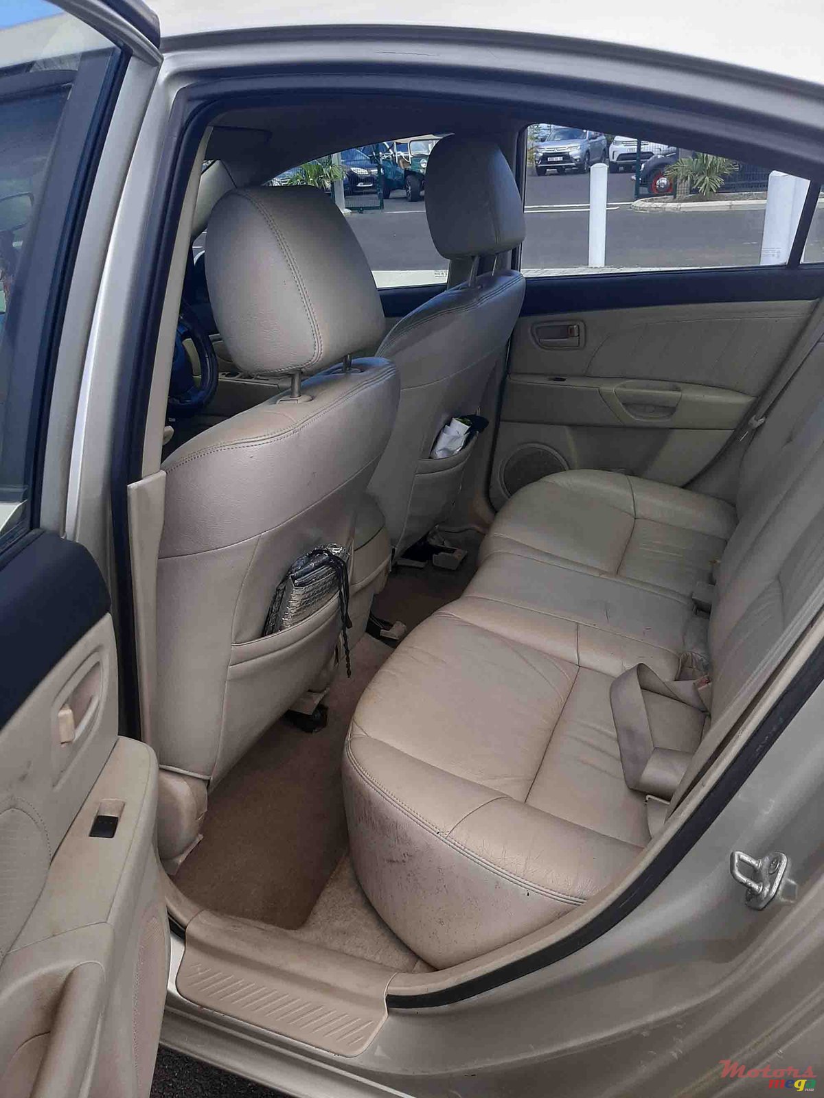 2004' Mazda 3 photo #3