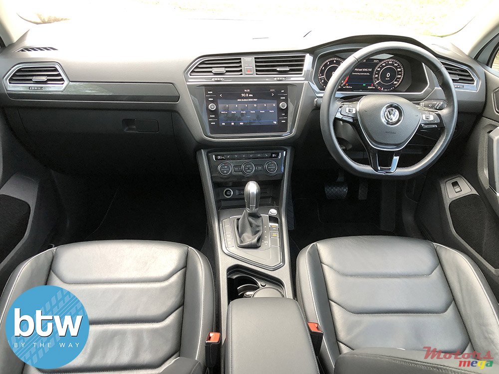 2017' Volkswagen Tiguan HIGHLINE photo #7