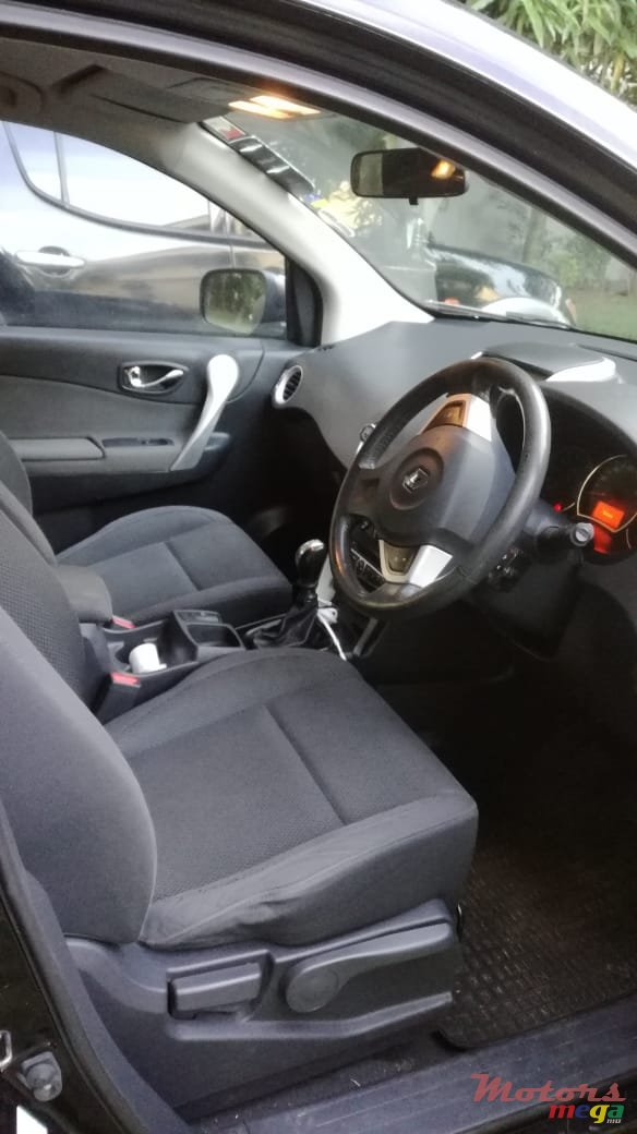 2009' Renault Koleos 2.5l essence photo #4