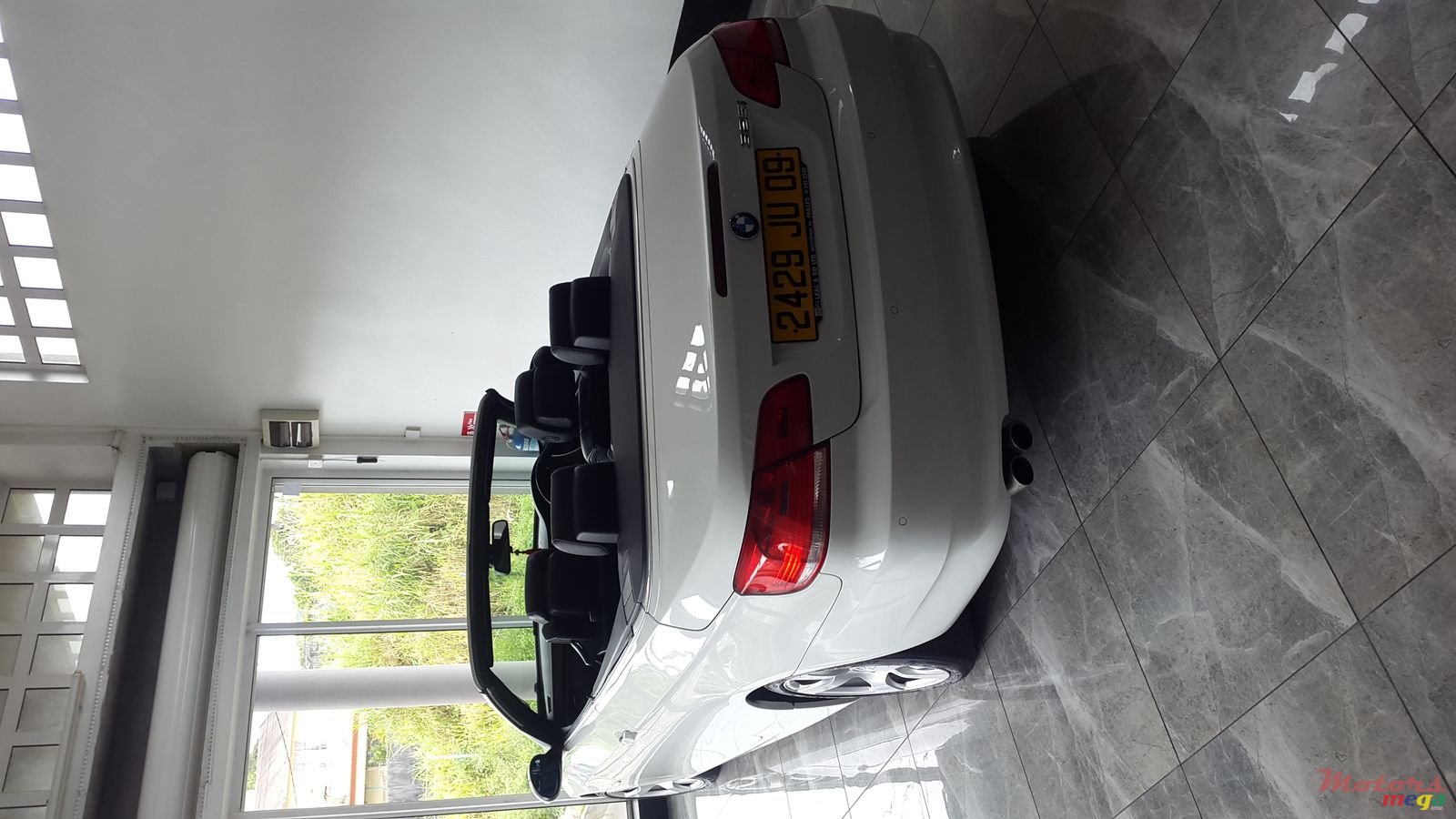 2009' BMW 3 Series Coupe photo #3