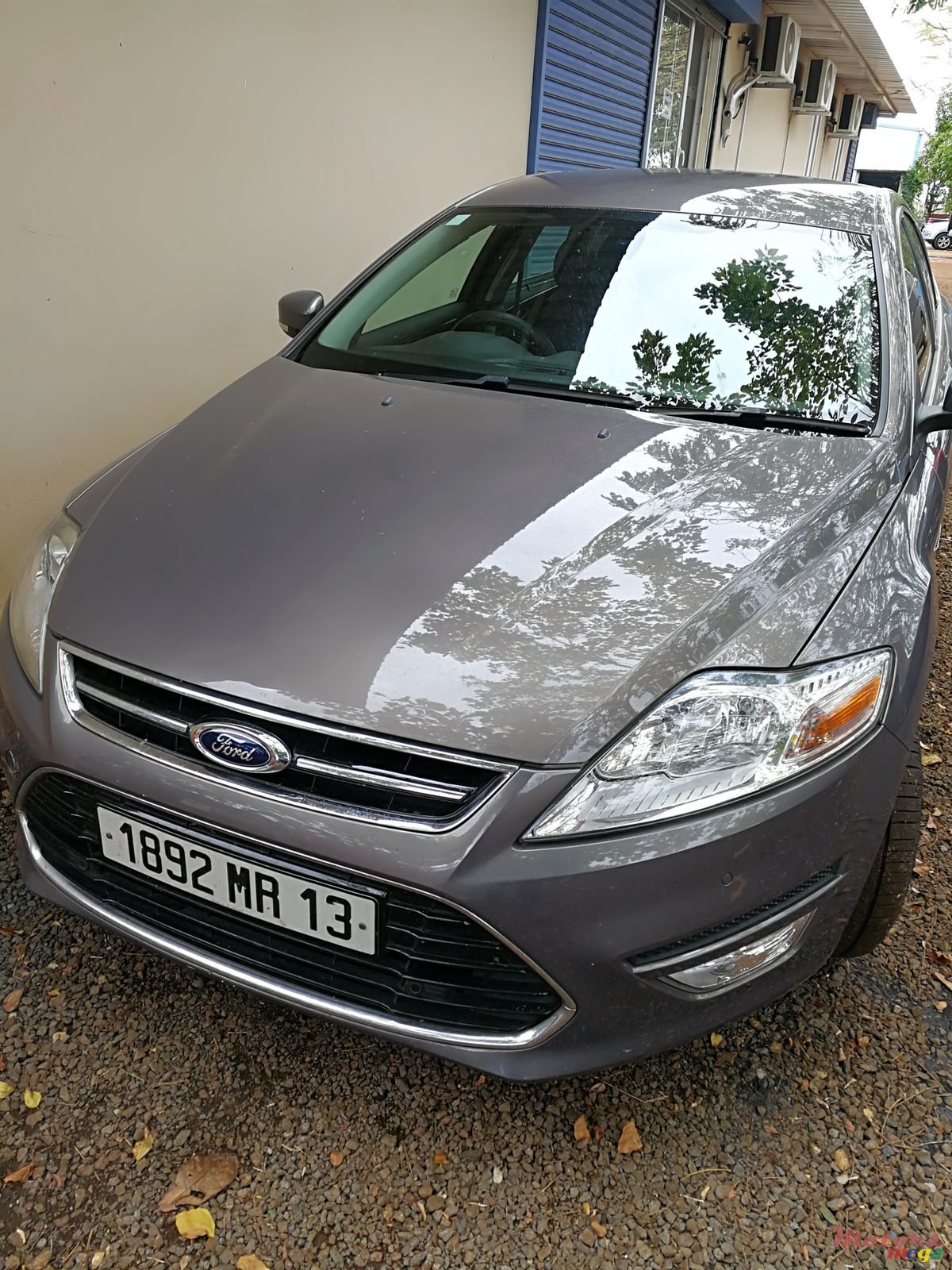 2013' Ford Mondeo photo #2